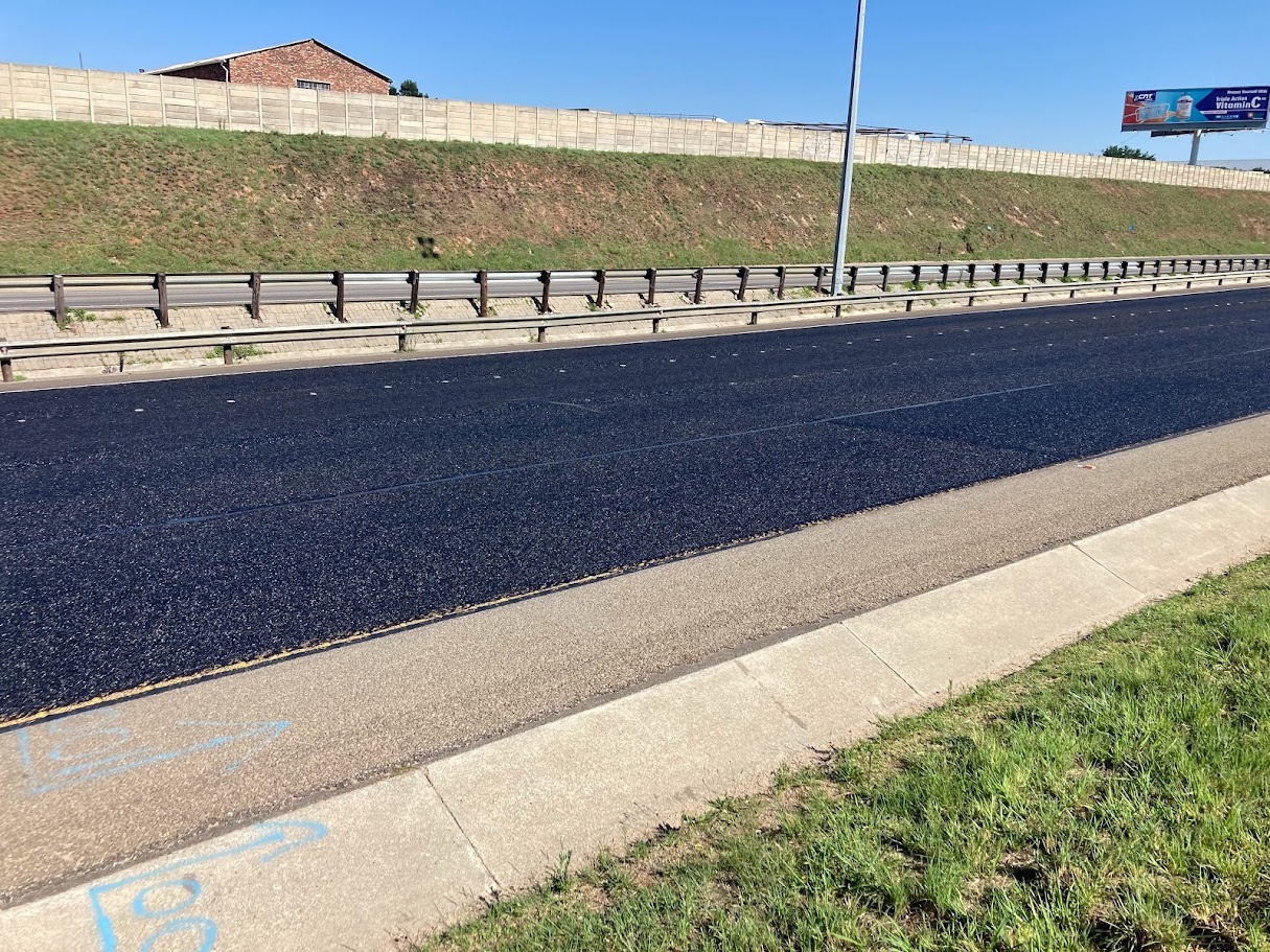 Sealed asphalt mastic — close up